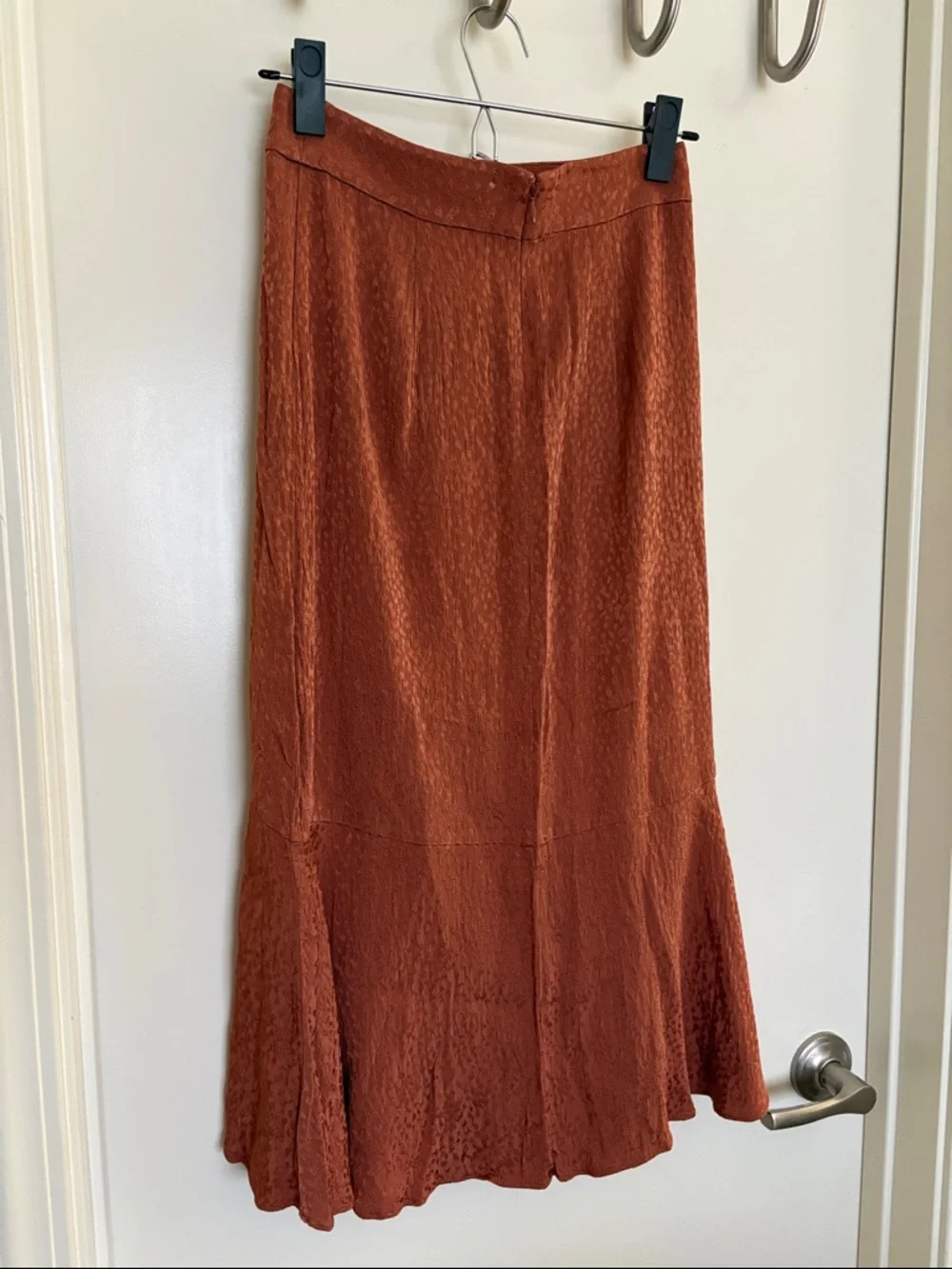 Madewell Flounce-Hem Midi Skirt in size 00